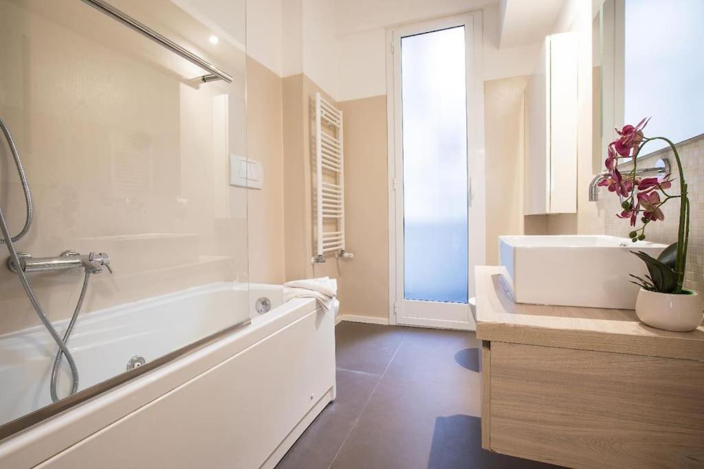 My Trastevere Three Bedroom View Apartment -Top Collection Рим Екстер'єр фото